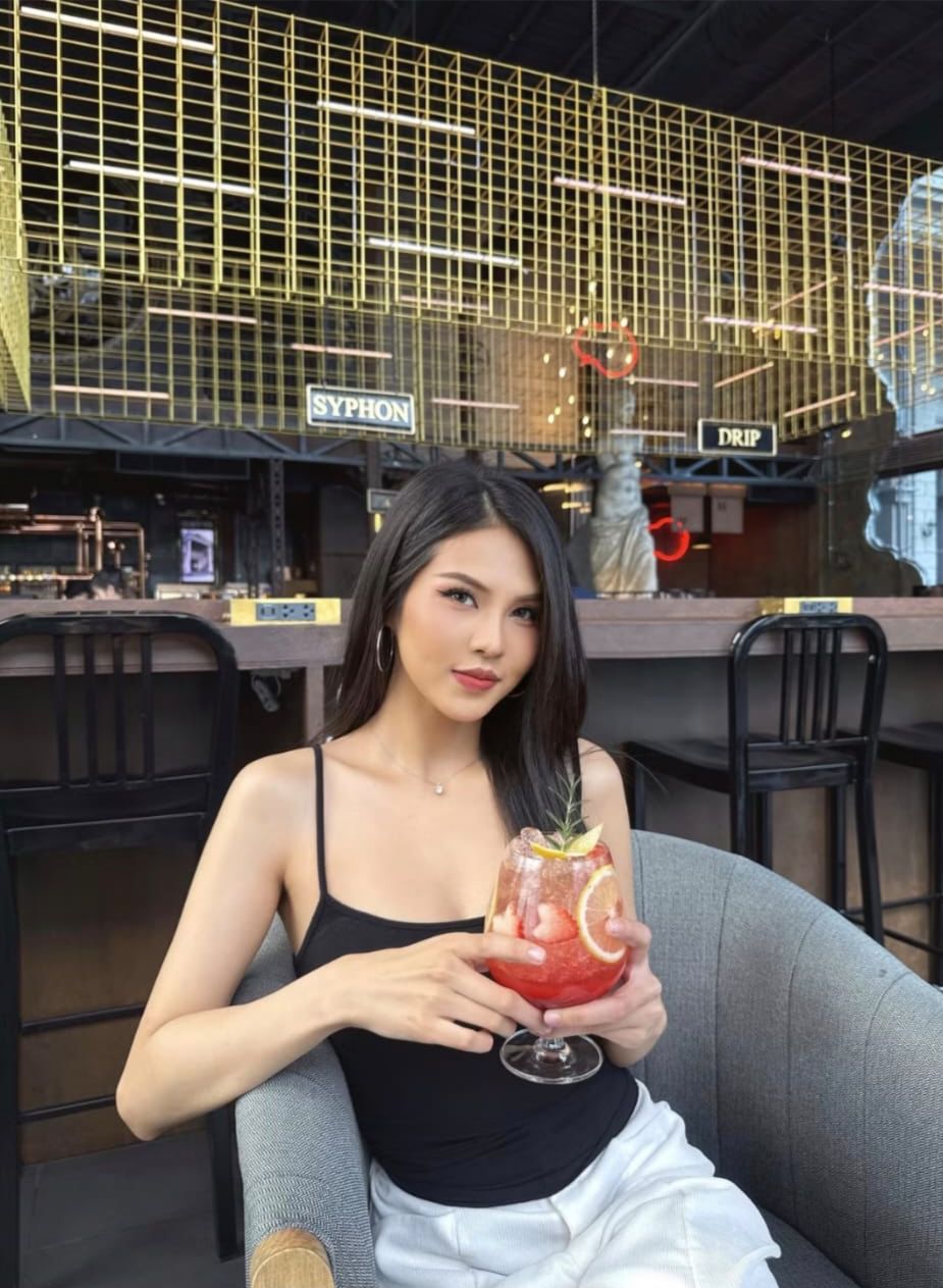 Gina Phuket escort gallery photo 3